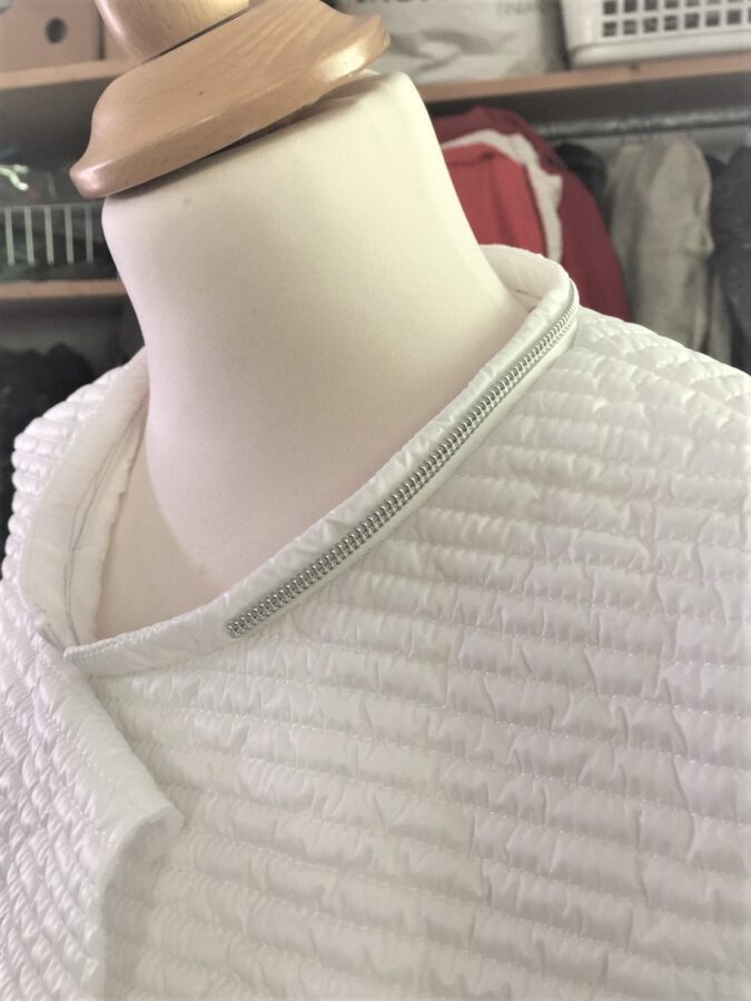 Testing neckline zipper