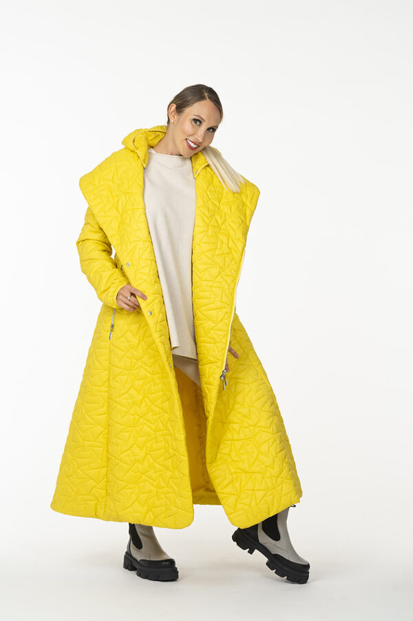 QUEEN Yellow Quilted Coat with shawl collar and detachable hood - Image 5