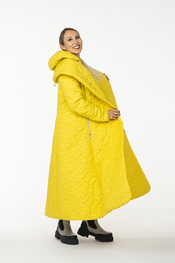 QUEEN Yellow Quilted Coat with shawl collar and detachable hood - Image 9