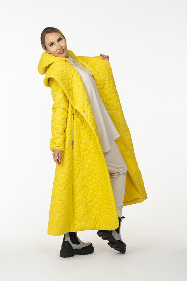 QUEEN Yellow Quilted Coat with shawl collar and detachable hood - Image 6