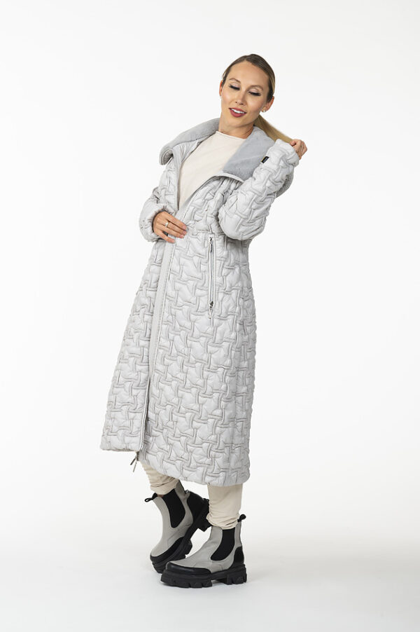 CRYSTAL Silver Grey Bi-Stretch Quilted Coat with fur hood - Image 8